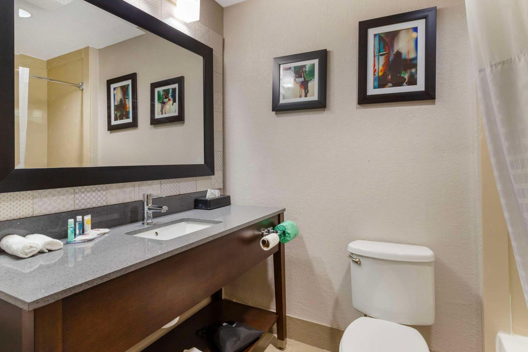 Comfort Suites Shenandoah-The Woodlands Exterior foto